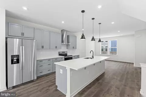 17926 Alicia Ave, Dumfries, VA 22026