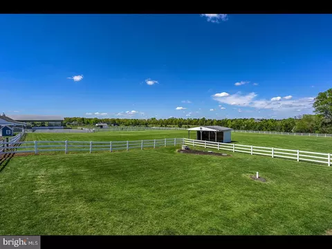 10900 Misty Creek Ct, Nokesville, VA 20181