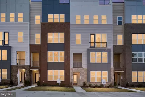 2514 Neabsco Common Pl, Woodbridge, VA 22191