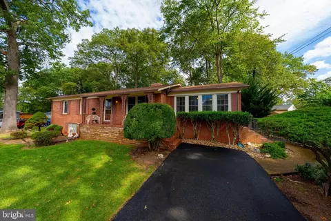 8508 Stokely Dr, Manassas, VA 20111