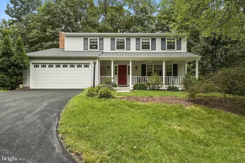 12871 Valleywood Dr, Woodbridge, VA 22192
