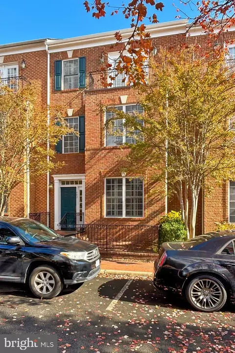 743 Vestal St, Woodbridge, VA 22191