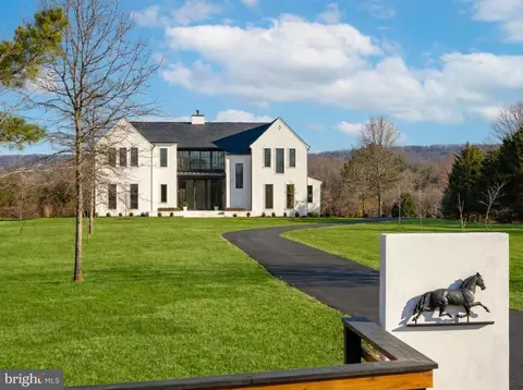 4410 Dogwood Tree Ct, Haymarket, VA 20169