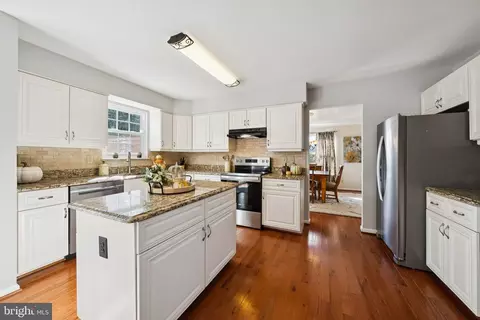 Kitchen - 9579 Manassas Forge Dr, Manassas, VA 20111 photo 2 of 5