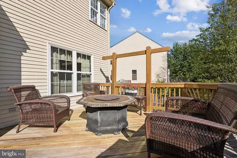 Exterior - 9579 Manassas Forge Dr, Manassas, VA 20111 photo 4 of 10