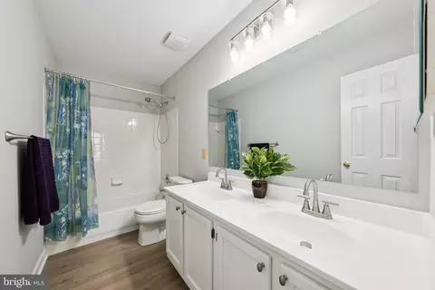 Bath - 9579 Manassas Forge Dr, Manassas, VA 20111 photo 4 of 6