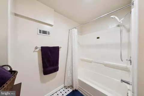 Bath - 9579 Manassas Forge Dr, Manassas, VA 20111 photo 6 of 6