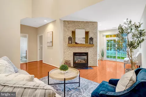 Living - 6524 Box Elder Loop, Gainesville, VA 20155 photo 4 of 6