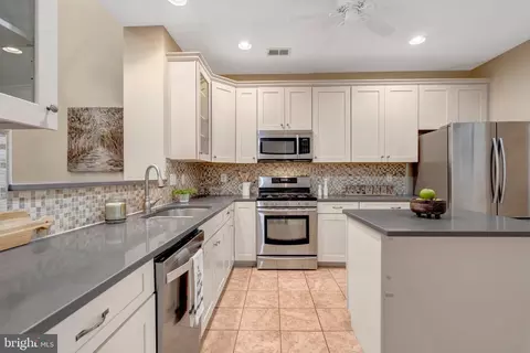 Kitchen - 6524 Box Elder Loop, Gainesville, VA 20155 photo 1 of 4