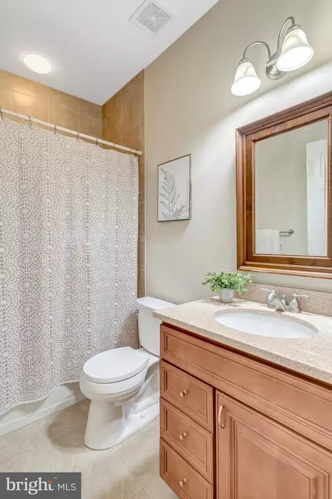 Bath - 6524 Box Elder Loop, Gainesville, VA 20155 photo 4 of 6