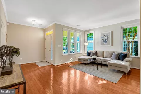 Living - 6524 Box Elder Loop, Gainesville, VA 20155 photo 3 of 6