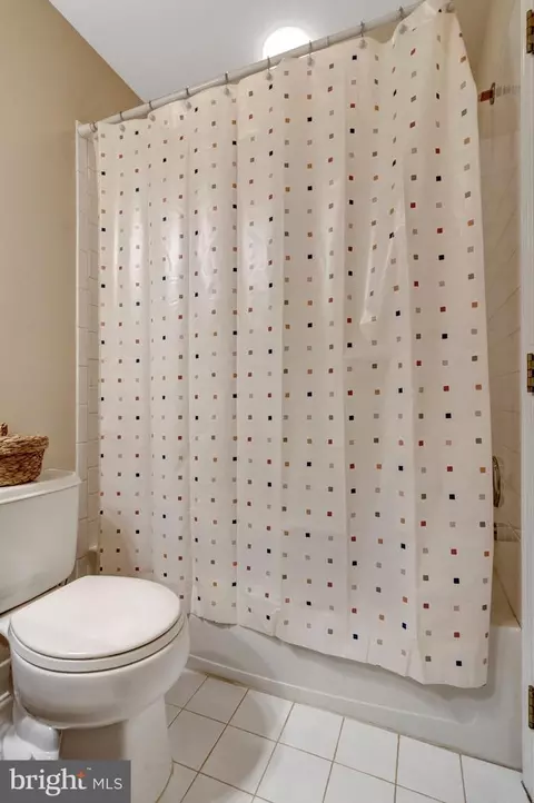Bath - 6524 Box Elder Loop, Gainesville, VA 20155 photo 5 of 6