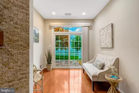Entry Way - 6524 Box Elder Loop, Gainesville, VA 20155 photo 3 of 8