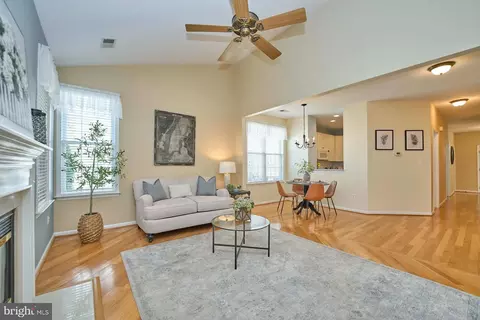 Living - 13516 Norwick Pl, Gainesville, VA 20155 photo 3 of 3