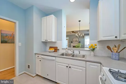 Kitchen - 13516 Norwick Pl, Gainesville, VA 20155 photo 3 of 3