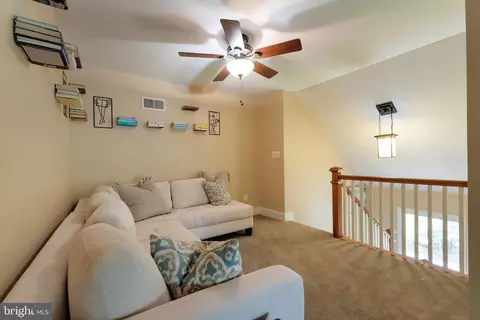 Entry Way - 14428 Eagle Island Ct, Gainesville, VA 20155 photo 9 of 10