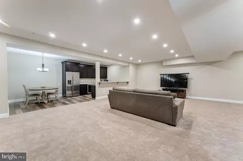 Living - 14428 Eagle Island Ct, Gainesville, VA 20155 photo 3 of 5