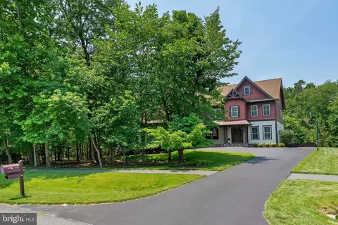 Exterior - 14428 Eagle Island Ct, Gainesville, VA 20155 photo 2 of 10