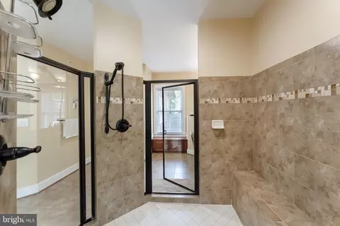 Entry Way - 14428 Eagle Island Ct, Gainesville, VA 20155 photo 8 of 10