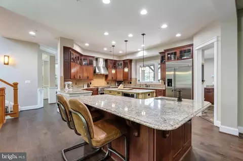 Kitchen - 14428 Eagle Island Ct, Gainesville, VA 20155 photo 6 of 7