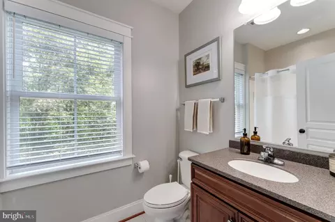 Bath - 14428 Eagle Island Ct, Gainesville, VA 20155 photo 4 of 6