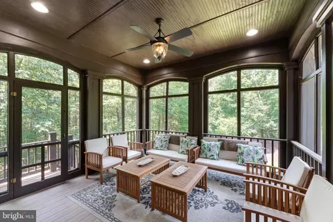 Exterior - 14428 Eagle Island Ct, Gainesville, VA 20155 photo 4 of 10