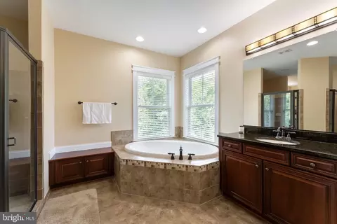 Bath - 14428 Eagle Island Ct, Gainesville, VA 20155 photo 1 of 6
