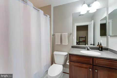 Bath - 14428 Eagle Island Ct, Gainesville, VA 20155 photo 5 of 6