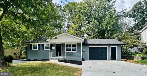 14212 Fallbrook Ln, Woodbridge, VA 22193