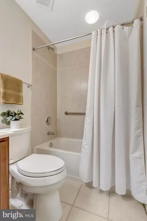 Bath - 13404 Fieldstone Way, Gainesville, VA 20155 photo 7 of 7