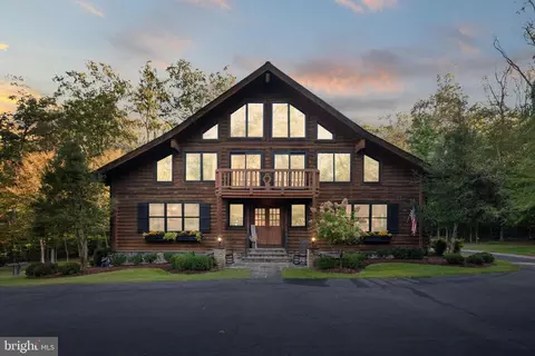 4791 Wintergreen Ct, Woodbridge, VA 22192