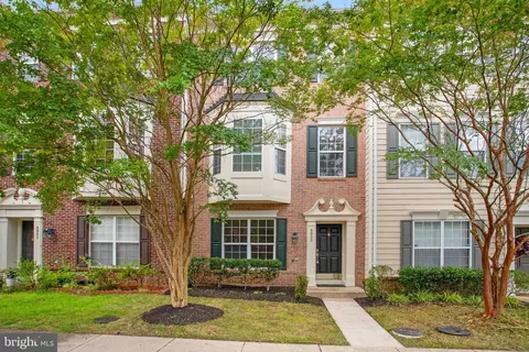4903 Chaste Tree Pl, Woodbridge, VA 22192
