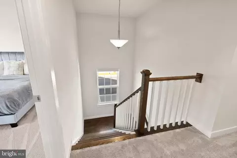 Entry Way - 7471 Flag Point Ct, Manassas, VA 20109 photo 11 of 13
