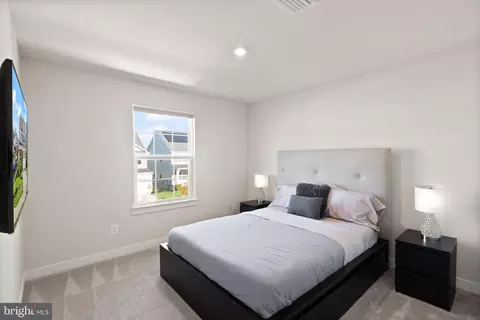 Bedroom - 7471 Flag Point Ct, Manassas, VA 20109 photo 6 of 9