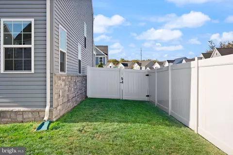 Exterior - 7471 Flag Point Ct, Manassas, VA 20109 photo 15 of 23