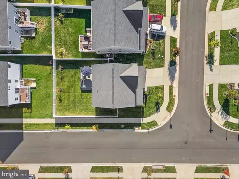 View/Area - 7471 Flag Point Ct, Manassas, VA 20109 photo 1 of 12