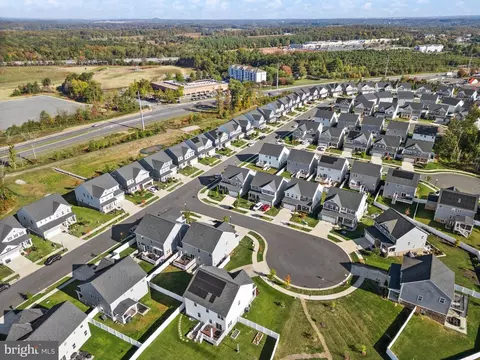 View/Area - 7471 Flag Point Ct, Manassas, VA 20109 photo 6 of 12