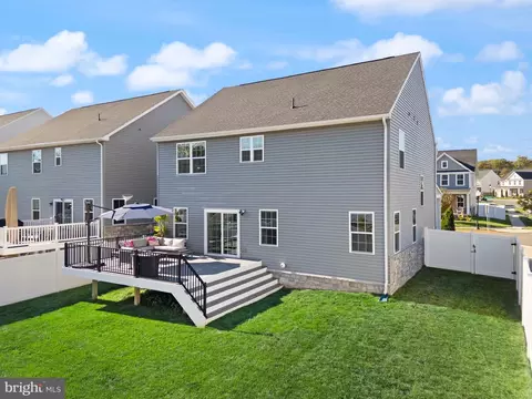 Exterior - 7471 Flag Point Ct, Manassas, VA 20109 photo 18 of 23