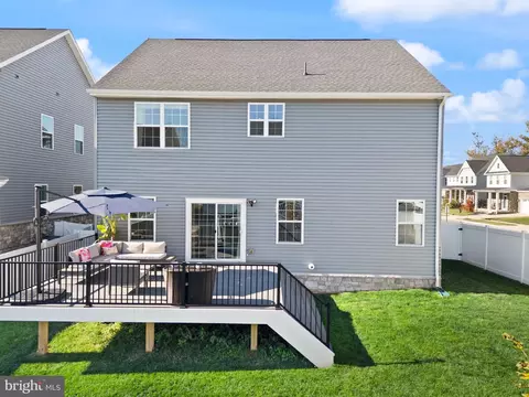 Exterior - 7471 Flag Point Ct, Manassas, VA 20109 photo 16 of 23