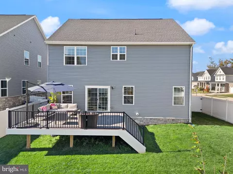 Exterior - 7471 Flag Point Ct, Manassas, VA 20109 photo 17 of 23