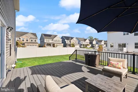 Exterior - 7471 Flag Point Ct, Manassas, VA 20109 photo 10 of 23