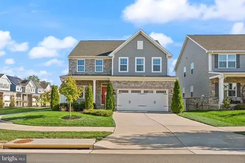 Exterior - 7471 Flag Point Ct, Manassas, VA 20109 photo 3 of 23
