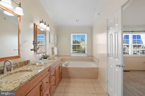Bath - 11256 Stagestone Way, Manassas, VA 20109 photo 4 of 4