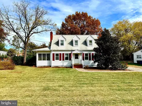 13411 Woodbridge St, Woodbridge, VA 22191