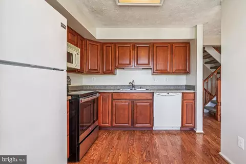 Kitchen - 14740 Winding Loop, Woodbridge, VA 22191 photo 2 of 3