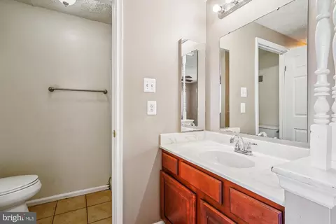 Bath - 14740 Winding Loop, Woodbridge, VA 22191 photo 2 of 2