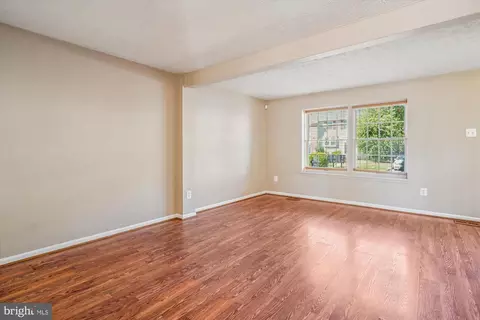 Living - 14740 Winding Loop, Woodbridge, VA 22191 photo 2 of 9