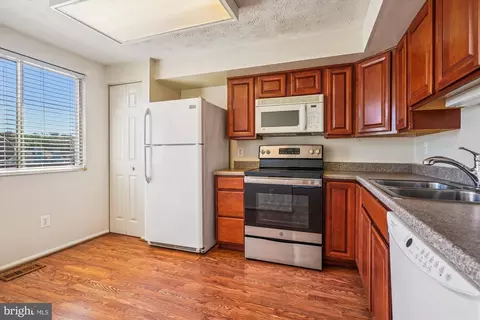 Kitchen - 14740 Winding Loop, Woodbridge, VA 22191 photo 1 of 3