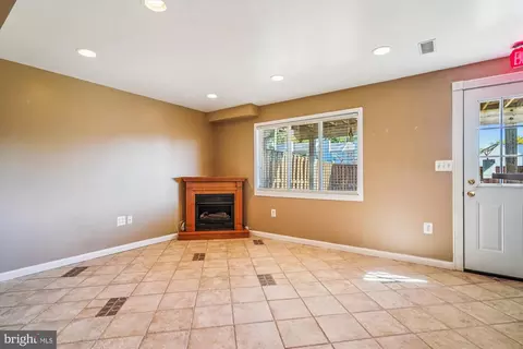 Living - 14740 Winding Loop, Woodbridge, VA 22191 photo 9 of 9