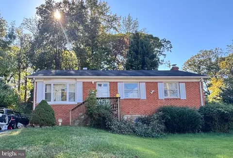 2308 W Longview Dr, Woodbridge, VA 22191
